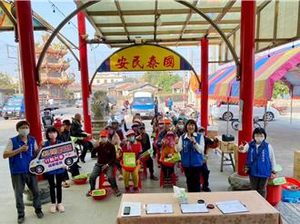 雲林沿海長者行動不便 北港戶政行動列車下鄉補換發門牌