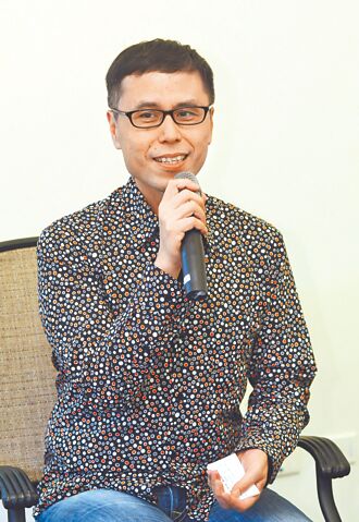 作詞人何厚華59歲癌逝