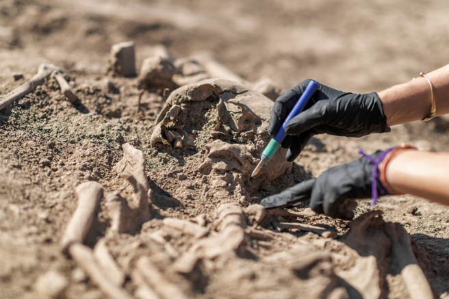 伊朗古墓出土4000年前唇彩，專家進行研究，發現成分與現代口紅極相似。(示意圖:shutterstock/達志)