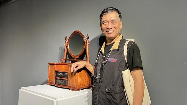 此次展覽也展出魯班學堂榮譽堂長黃俊傑多件亮點作品。（張毓翎攝）