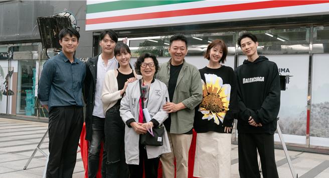 《血拾人生》今举行开镜仪式，主要演员皆参与。（大爱提供）