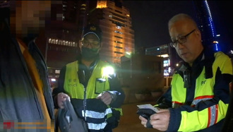 遇警盤查竟當機10秒 果然有詭！男子3條通還藏壞東西