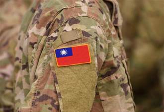 陸軍中士持警棍「活活打死」小黑狗 國軍震怒汰除！他認錯求換緩刑