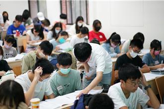 中研院院士籲台大帶頭公立大學法人化 陳文章：有難度