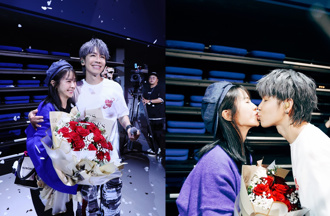 鼓鼓演唱会突下跪求婚11年女友 落泪紧拥大元放闪