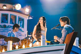 告五人宜蘭施魔法 開漁船嗨歌喊爽