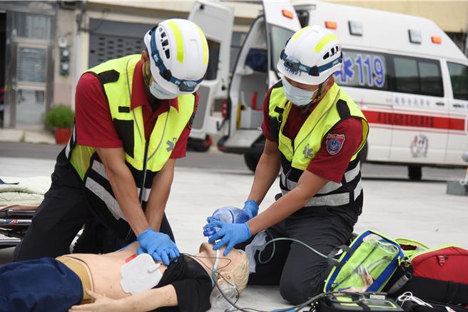 苗栗消防局平均每年出勤案件数约2.5万件。（消防局提供／李京升苗栗传真）