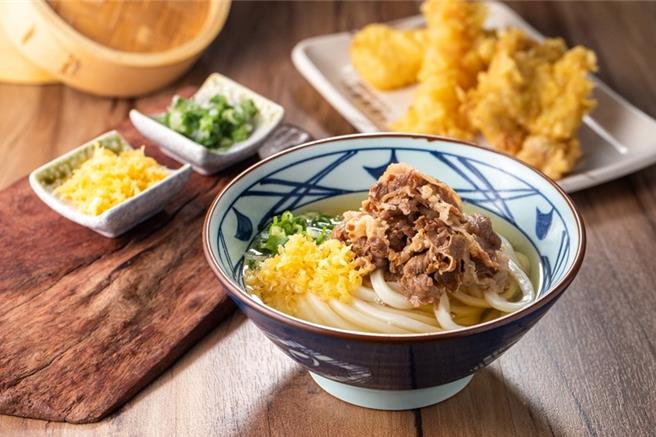 丸亀制麵推出3月18日至3月29日姓名中与丸、亀（龟）、乌或龙任一字相同享平日买1送1，有乌龙两字有机会免费吃乌龙麵1年。（丸亀制麵提供／朱世凯台北传真）