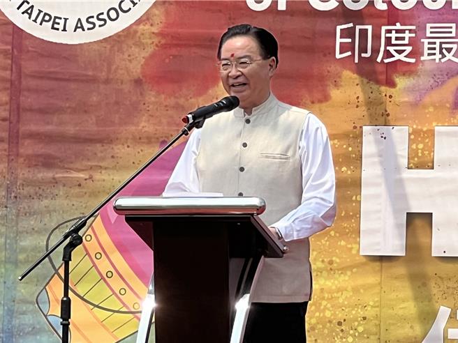 吴钊燮表示，我国引进印度移工是双赢的局面。（王扬杰摄）