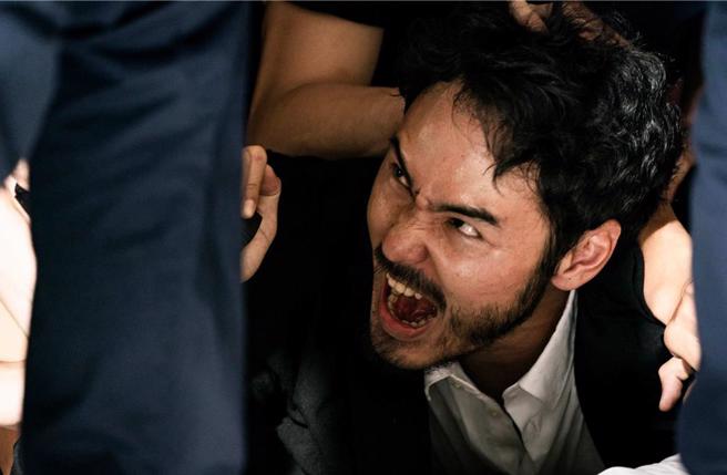 阮经天主演电影《周处除三害》邪教内容有警世意涵。（网银国际集团提供）