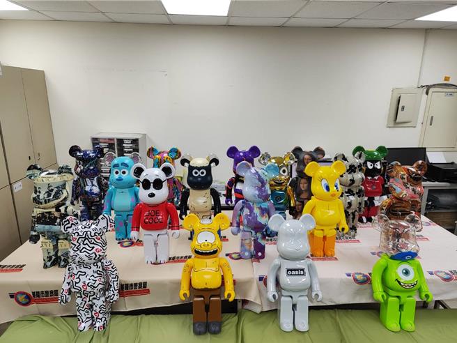 基隆市七堵區瑪陵山區有民眾的公仔收藏遭竊，警方積極偵查，將涉案的5名嫌犯陸續抓捕落網，但失竊的公仔僅找回3成左右。（基隆市警察局提供／張志康基隆傳真）