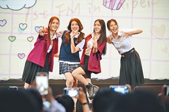 泰劇4姝來台撒糖 收到生日蛋糕落淚