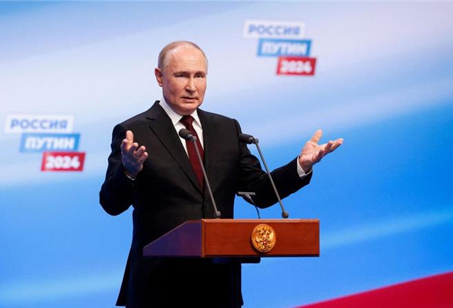 当地时间18日凌晨，普丁在竞选总部发表讲话，称台湾「毫无疑问」是中华人民共和国不可分割的一部分。（路透）