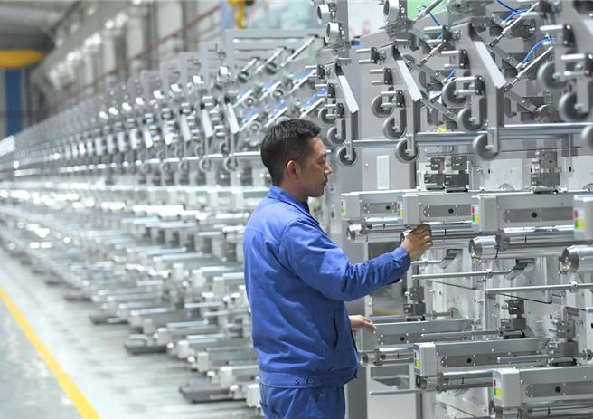 2024年1至2月，大陆全国规模以上工业增加值同比增长7.0％，比2023年12月加快0.2个百分点。（摘自新华社）