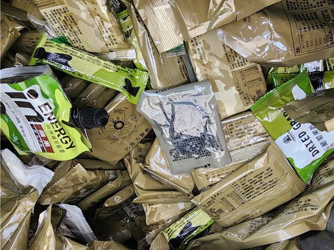 2024年3月18日澎湖縣／澎湖虎井駐軍將軍用野戰口糧當垃圾丟，澎防部將檢討追究。（許逸民攝）