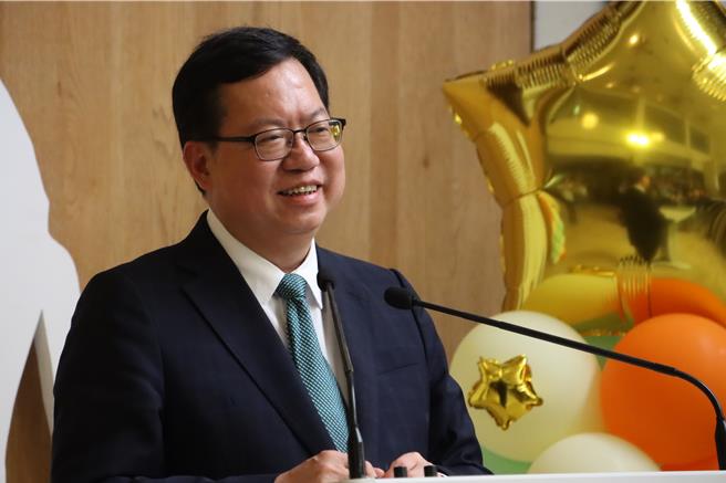 行政院副院长郑文灿指台积电在嘉义科学园区设2座封装厂，会引进3、4000个以上工程师。（吕妍庭摄）