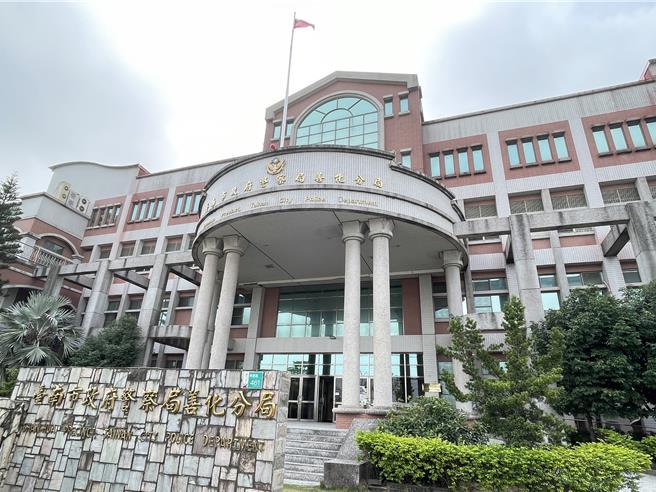 台南市警察局善化分局今年受理詐騙案件，新增許多感情詐騙工程師銀行帳號的案例。（寶智華攝）