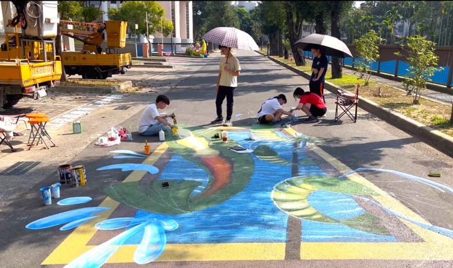 義守大學攜手屏東鹽埔鄉創作立體藝術彩繪，成為當地打卡景點之一。(照片/義守大學提供)
