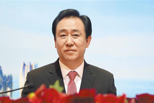 恒大集团公告收到大陆证监会通知，拟对集团创办人许家印祭出终身证券市场禁入措施。（中新社）