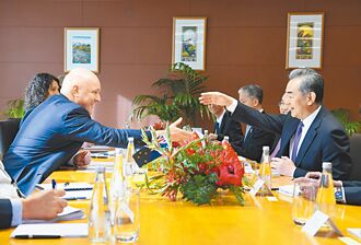 王毅訪紐澳破美圍堵 澳取消反傾銷