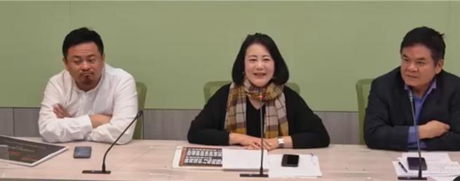 民进党立院党团表示，民进党永远会激励自己，会持续监督做到更好，让更多人感受到有感政策，任何民调都是自我鞭策最大的助力。（摘自民进党立院党团直播）