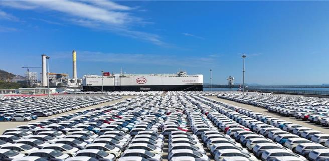 中国低价电动车给美国普通消费者带来希望，彭博：老牌车企彻夜难眠。（新华社）