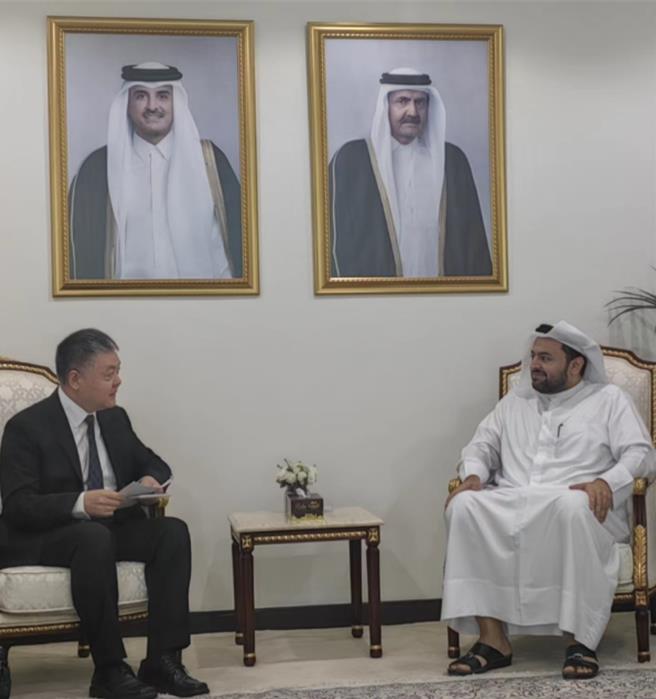 中国外交部大使王克俭18日则会见卡达外交部国务大臣胡莱菲。（摘自大陆外交部官网）