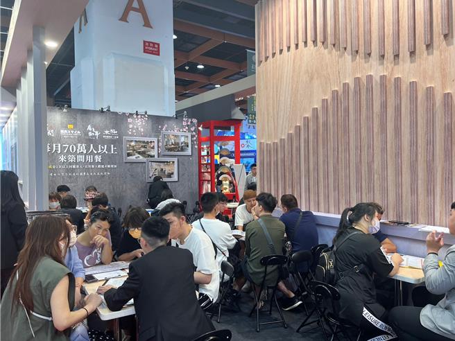 築間酸菜魚首度開放加盟大手筆祭3，600萬大紅包再推保障年毛利888萬。（築間提供）