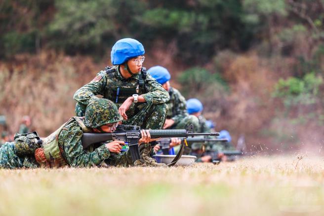 役男们射击成绩优异。（军闻社提供）