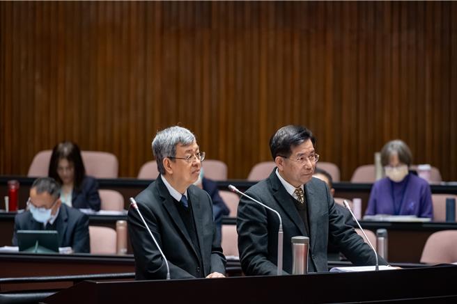 王美惠今天在在立法院施政總質詢行政院長陳建仁。（王美惠提供／廖素慧嘉市傳真）