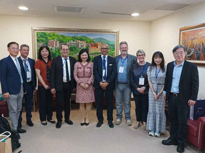 中臺科大师长与ULOC校长、副校长合影。(照片/中臺科技大学提供)