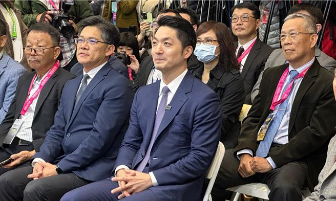 台北市長蔣萬安19日參與台北願景館開幕儀式，並於會前接受媒體訪問。（丁上程攝）