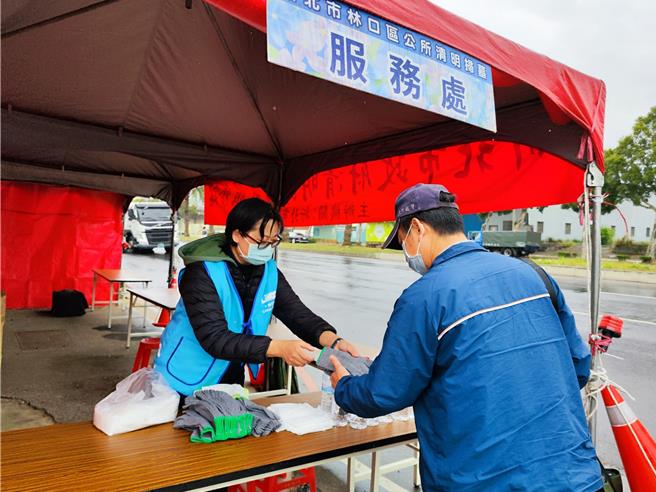 林口區公所為響應清明節掃墓，將在本月及4月共擇定4天於林口區第1公墓入口處設置清明掃墓服務站，提供便民服務。（新北市林口區公所提供／呂健豪新北傳真）