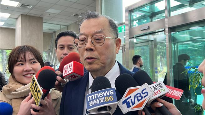 力积电董事长黄崇仁透露，会中讨论到电价、绿能等问题。（王惠慧摄）