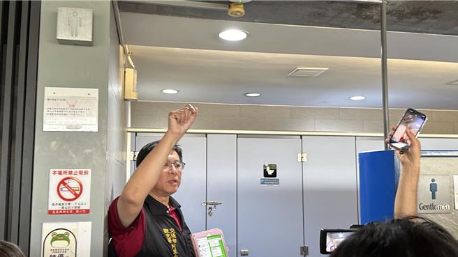 嘉義縣推行優質公廁，導入智慧科技管理系統。（嘉義縣政府提供／廖素慧嘉縣傳真）