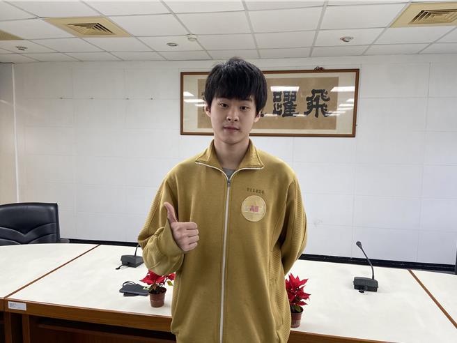 录取国立台湾大学资讯工程学系的蔡和恩，分享读书秘诀的5个面向。（吴佩蓉摄）