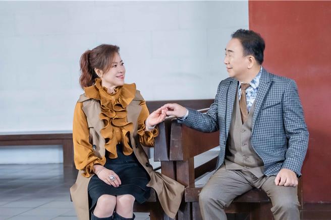 盧正焜、蔡沼玲推出新歌〈幸福全世界〉。（音圓唱片提供）