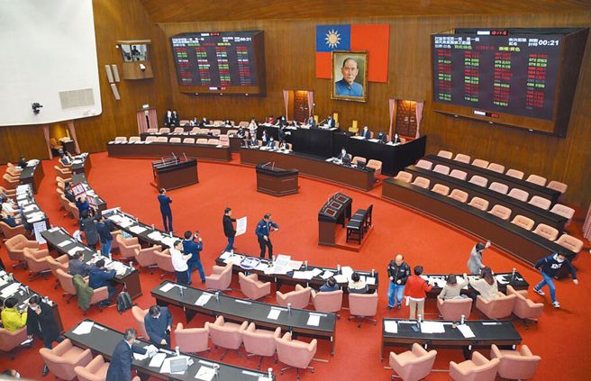 隨著新國會開議，本文作者認為，朝野應啟動重建特偵組的立法。（本報資料照片）