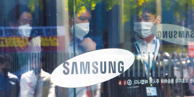 《韩国先驱报》引述相关人士消息指出，三星电子（Samsung）与「三星电子全国工会」代表针对薪资调涨的谈判再次破裂，工会正酝酿公司史上首次罢工。图／美联社
