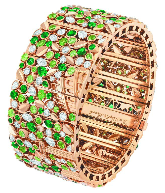 梵克雅寶Escale antique骨董手鐲。（Van Cleef & Arpels提供）