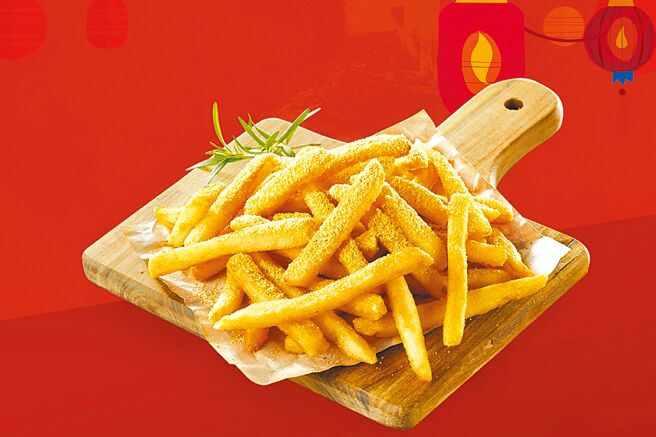 21Plus「鹹蛋黃薯條」，優惠價75元。（21Plus提供）