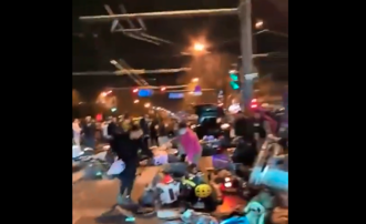 北京嚴重車禍畫面曝 肇事者躲車內抽菸還嗆聲罵髒話