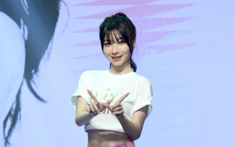 啦啦隊新女神「一粒」美貌神似黑嘉嘉 呆萌熱跳台鋼葉保弟應援曲漲粉38倍