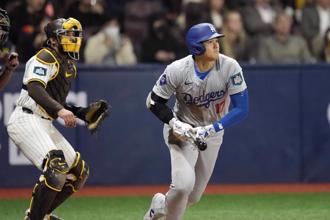 大谷翔平单场「双安」敲进首打点　娇妻兴奋与家人击掌庆贺