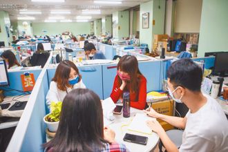 公職福利優？他見考選部海報嘆「句句不實」 一票苦主全說了