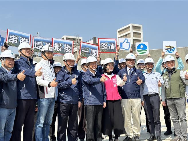 民進黨立委蘇巧慧對於是否問鼎2026新北市長一事，並未正面回應。（呂健豪攝）