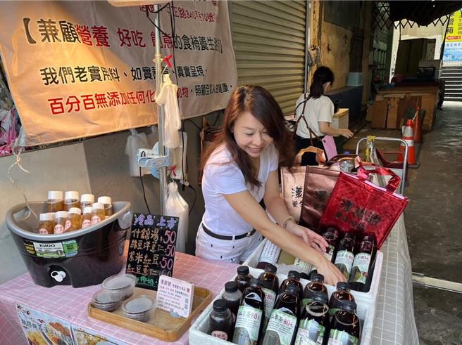 劳动部劳动力发展署桃竹苗分署协助单侧听损者，运用「职务再设计」补助计画，重振工作信心。（桃竹苗分署提供／蔡明亘桃园传真）