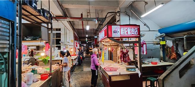 苗栗县头份市中山市场被鑑定为危楼，头份市公所决定在3月底全面停用，市公所将发放转业补助金给现有营业摊商。（谢明俊摄）