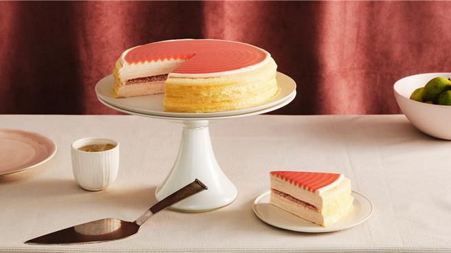 被誉为「美国十大蛋糕」的顶级甜点「LADY M」进驻诚品生活480，3月21日开始营业。（诚品提供／朱世凯台北传真）