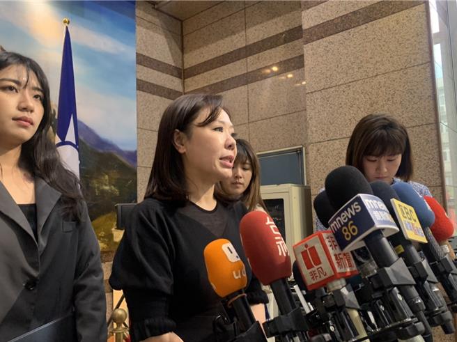 國民黨文傳會主委李彥秀今在中常會後受訪。（張薷攝）